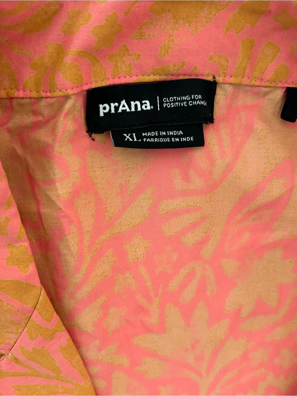 Prana Iguala Short Sleeve Button Down Shirt in Fresca Flora Fauna - Picture 3 of 14